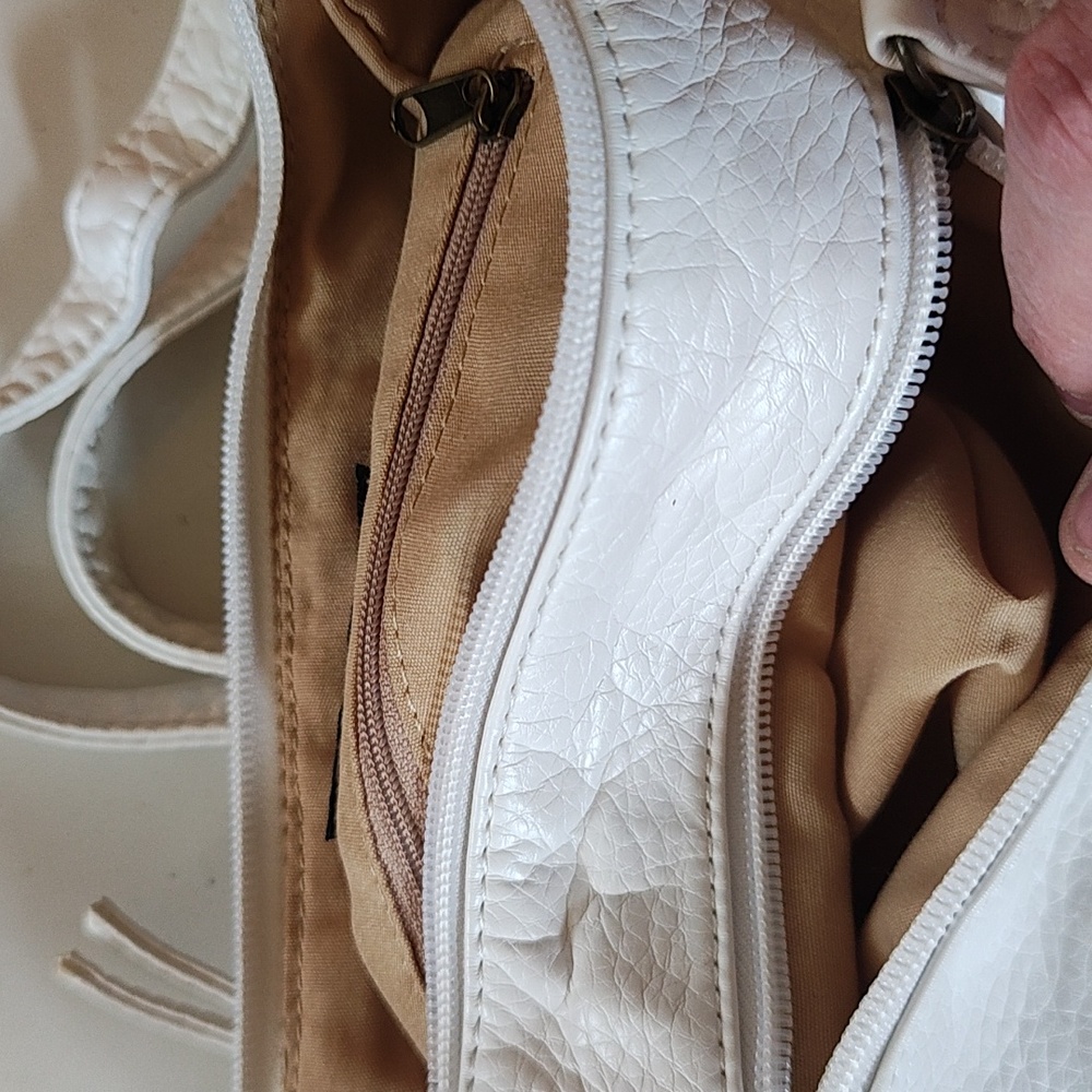 White Bruno purse - Picture 6 of 12